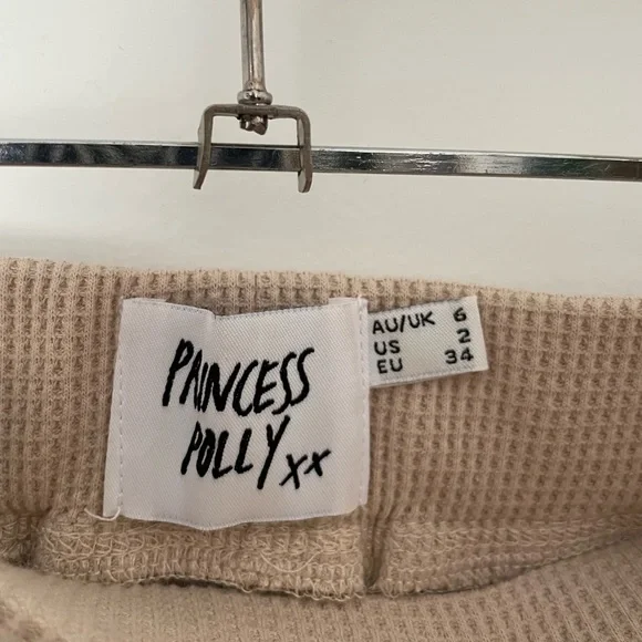 Princess Polly size 6 waffle shorts - Picture 3 of 3